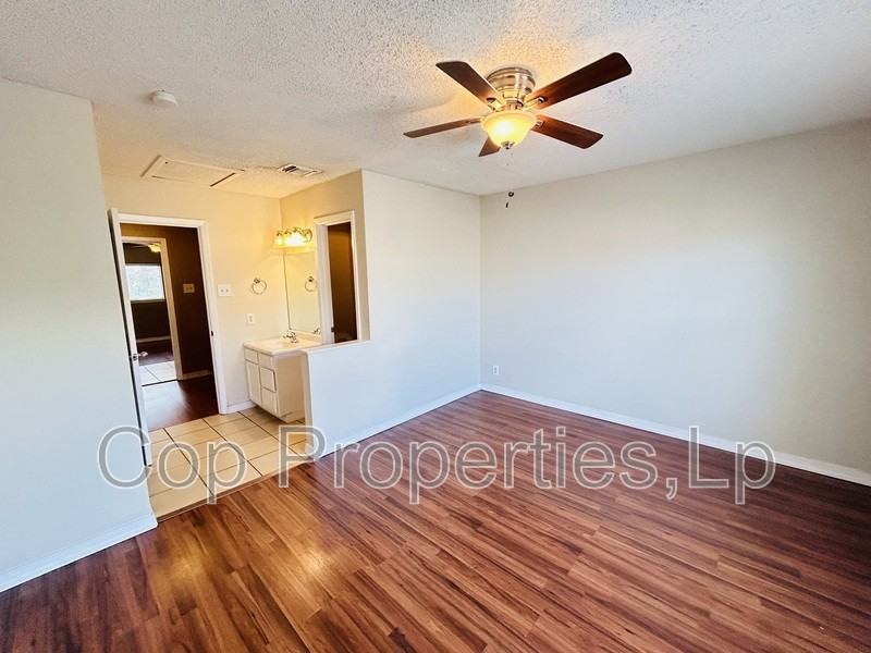 1804 Garys Park - Photo 6 of 27