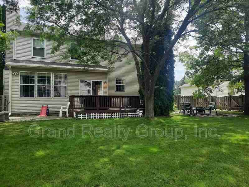 2740 Delaware Ln - Photo 2 of 6