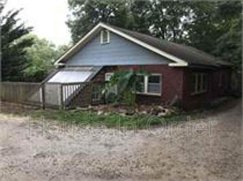 15 Conestee Pl - Photo 2 of 16