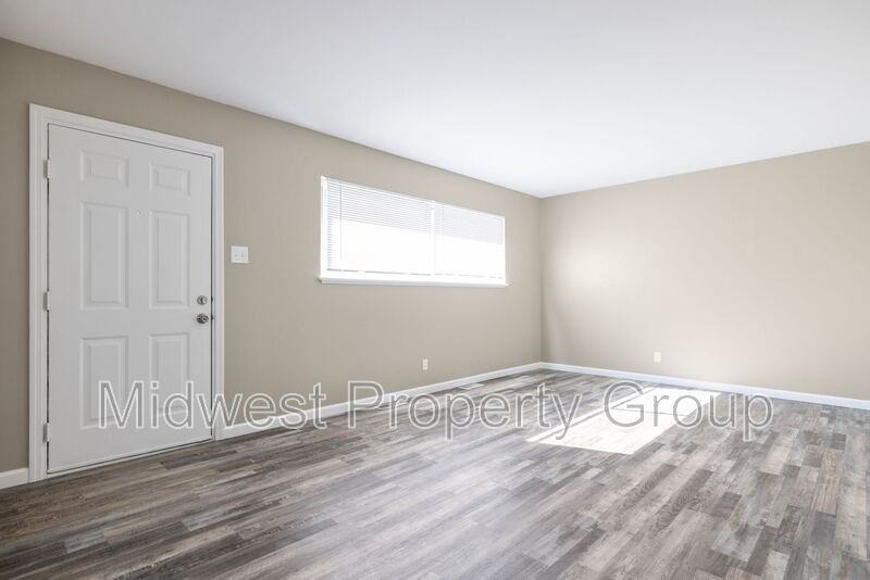 1385 Saint Marie St - Photo 2 of 19