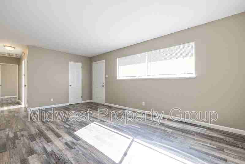 1385 Saint Marie St - Photo 3 of 19