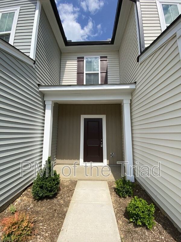 3005 Mackay Pointe Ln - Photo 2 of 19