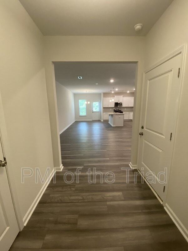 3005 Mackay Pointe Ln - Photo 3 of 19