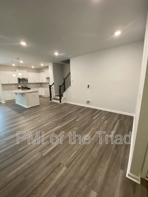 3005 Mackay Pointe Ln - Photo 5 of 19