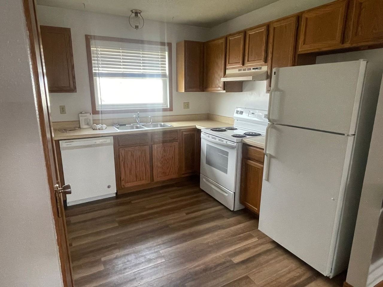 3116 18th Ave W - Photo 2 of 6