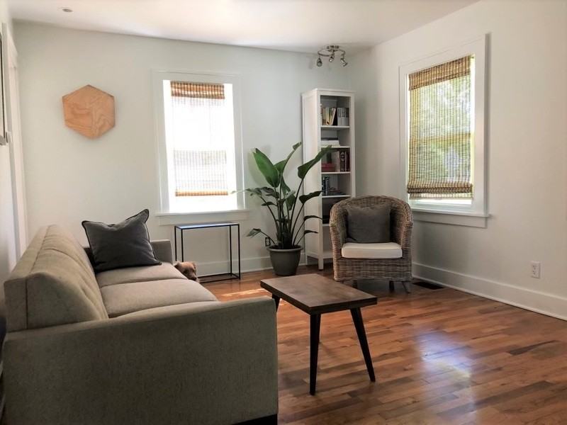 215 E 18th St - Photo 2 of 18