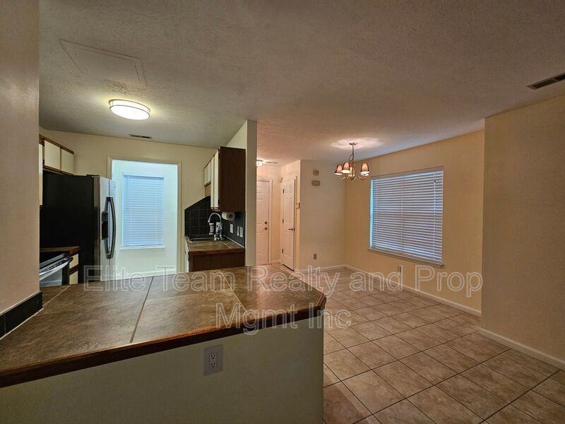 802 Selwyn Oaks Ct Apt A - Photo 5 of 14
