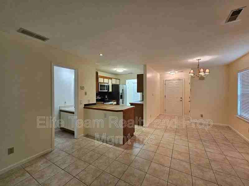 802 Selwyn Oaks Ct Apt A - Photo 7 of 14