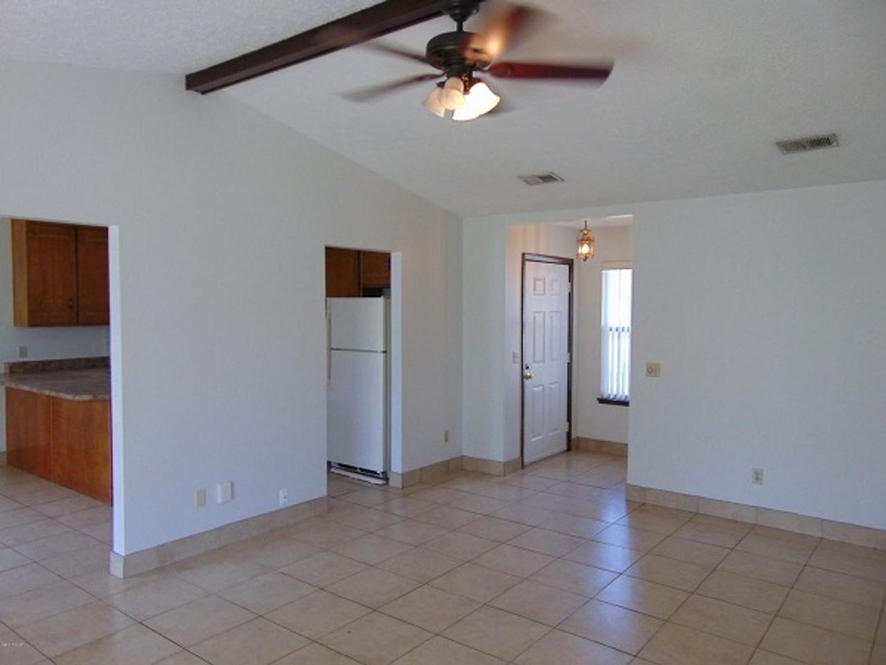 507 Redbird St - Photo 2 of 16