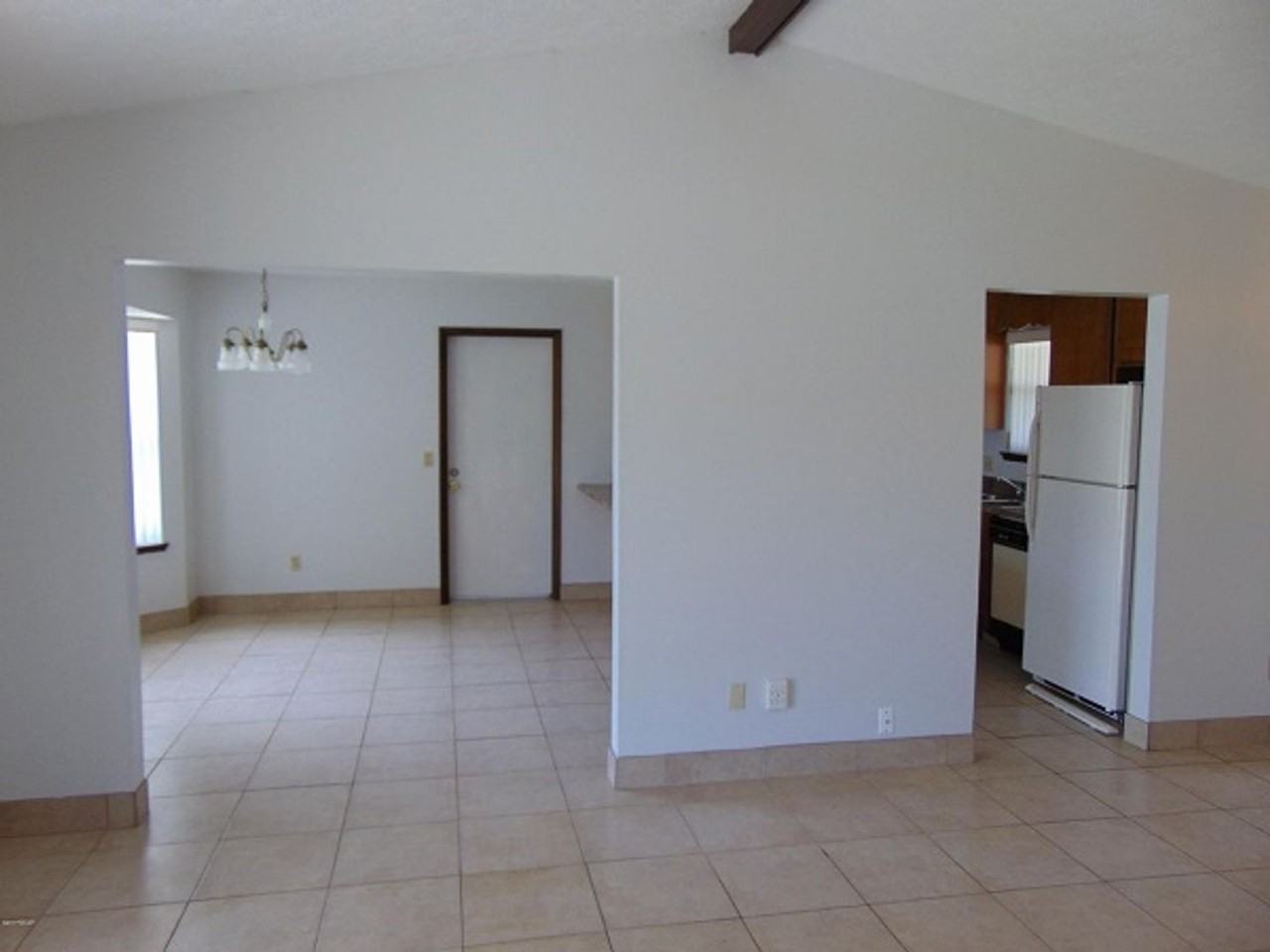 507 Redbird St - Photo 3 of 16