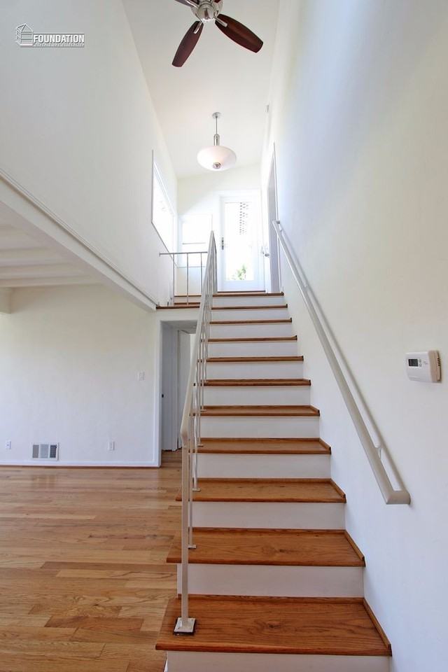 124 Bayview Ave - Photo 3 of 25