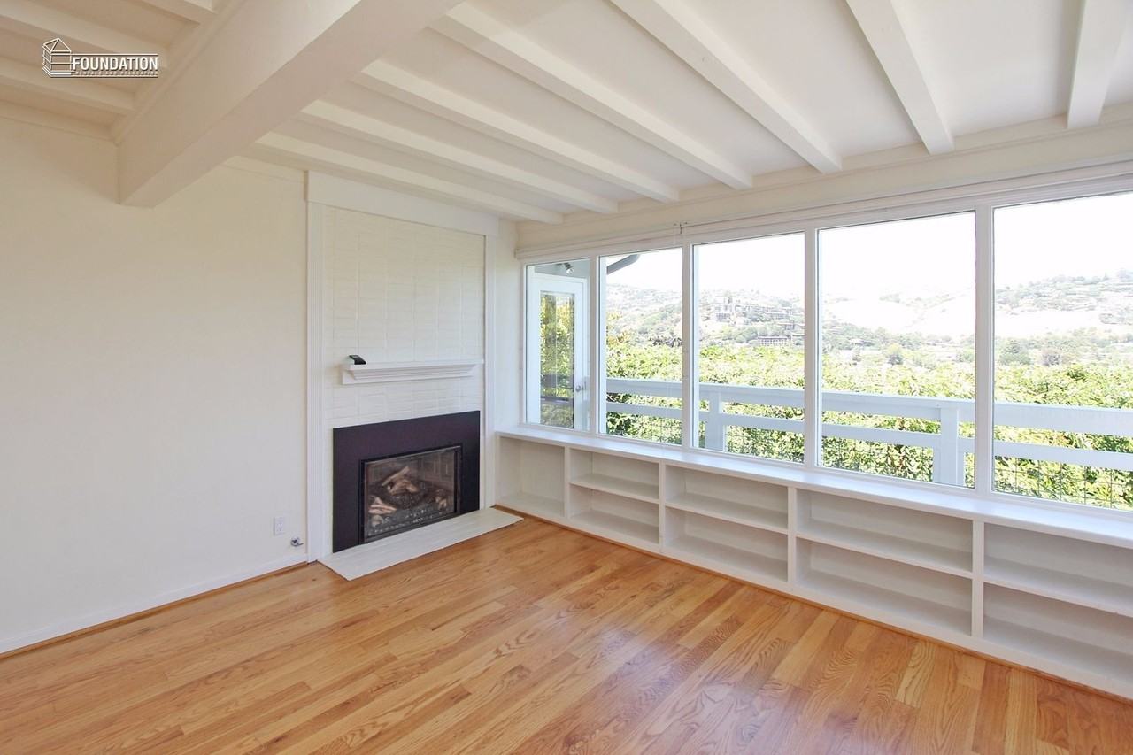 124 Bayview Ave - Photo 2 of 25