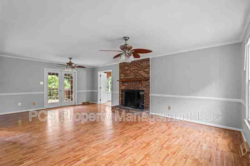 1114 Collingwood Dr - Photo 3 of 43