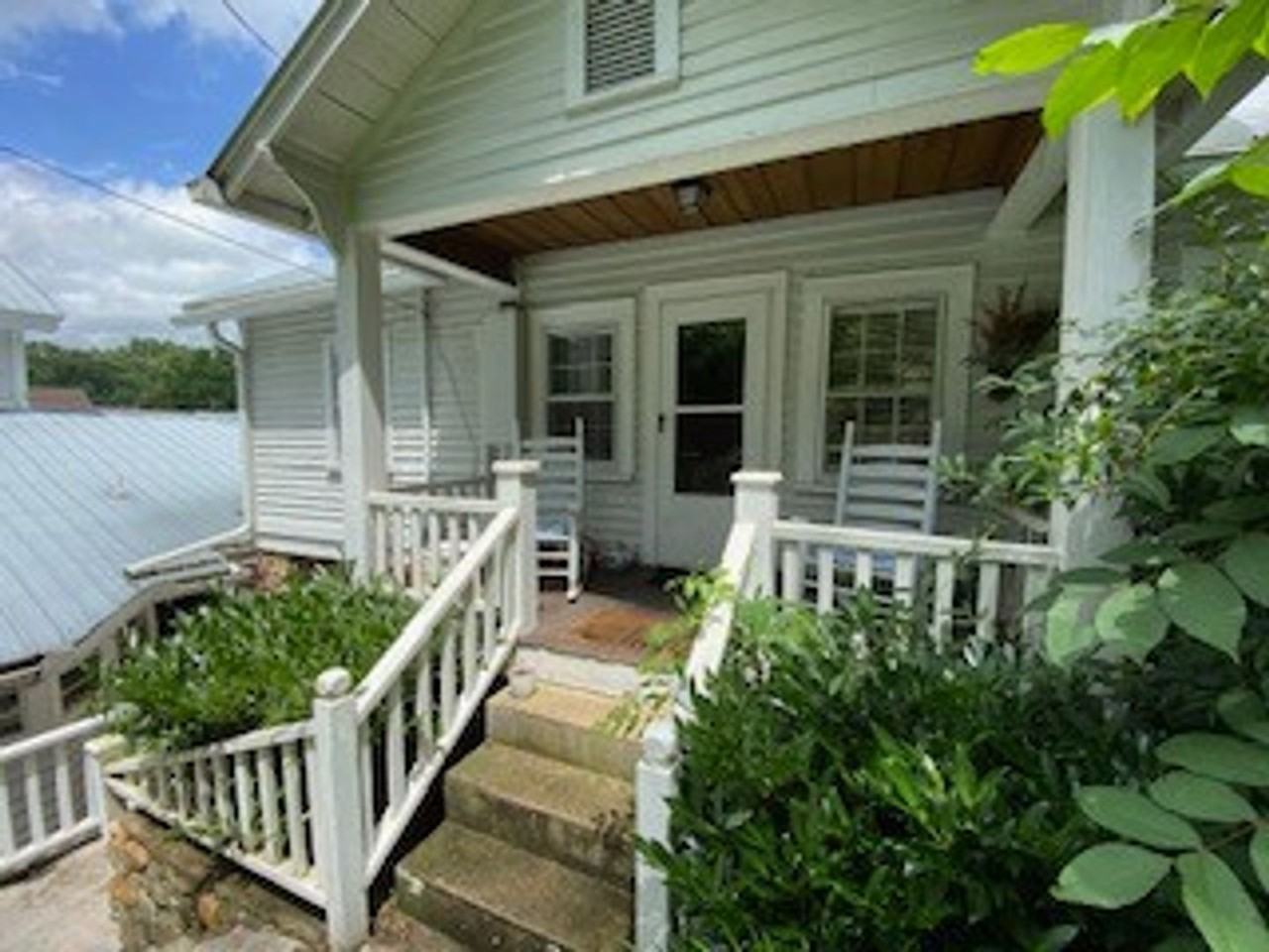 121 Jackson St - Photo 2 of 15