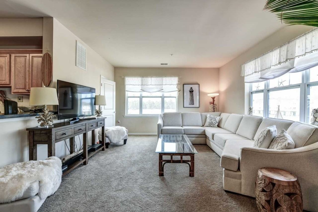 The Residence Club at New Visions - Photo 7 of 45