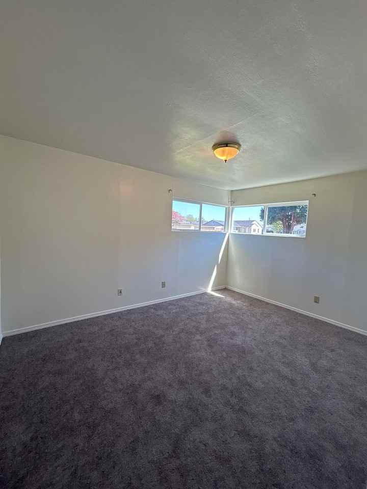 1127 32nd Ave - Photo 7 of 13