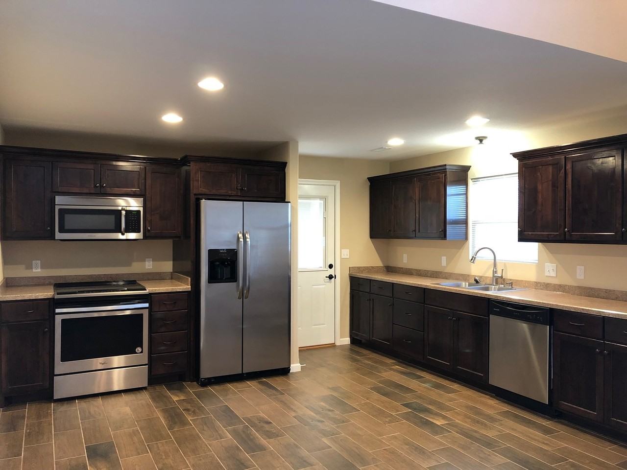 4067 Westminister Dr - Photo 4 of 26