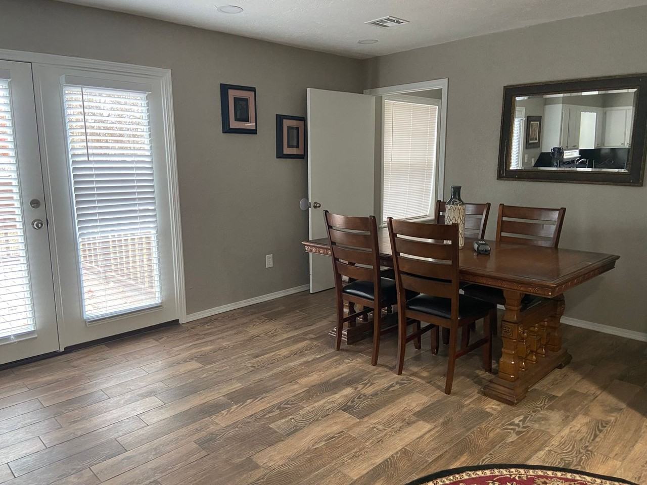 1012 E 7th Pl - Photo 5 of 18