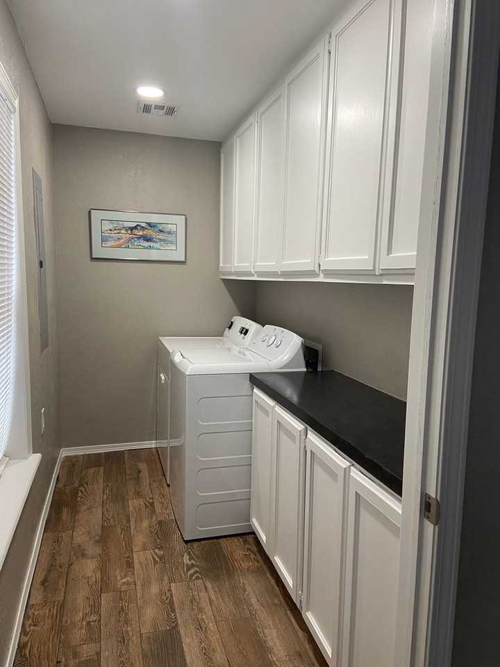 1012 E 7th Pl - Photo 6 of 18