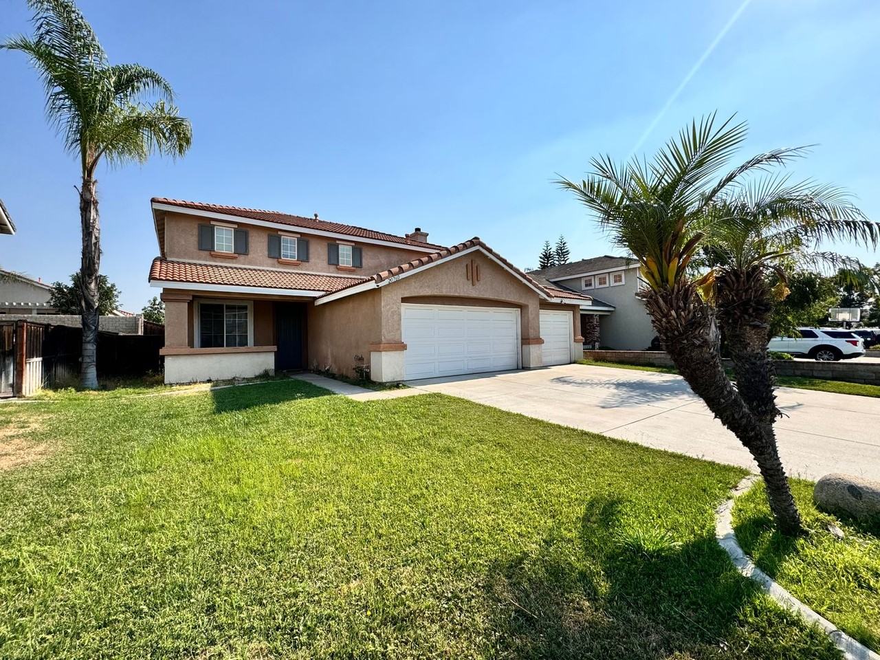 20760 Stony Brook Cir - Photo 2 of 18