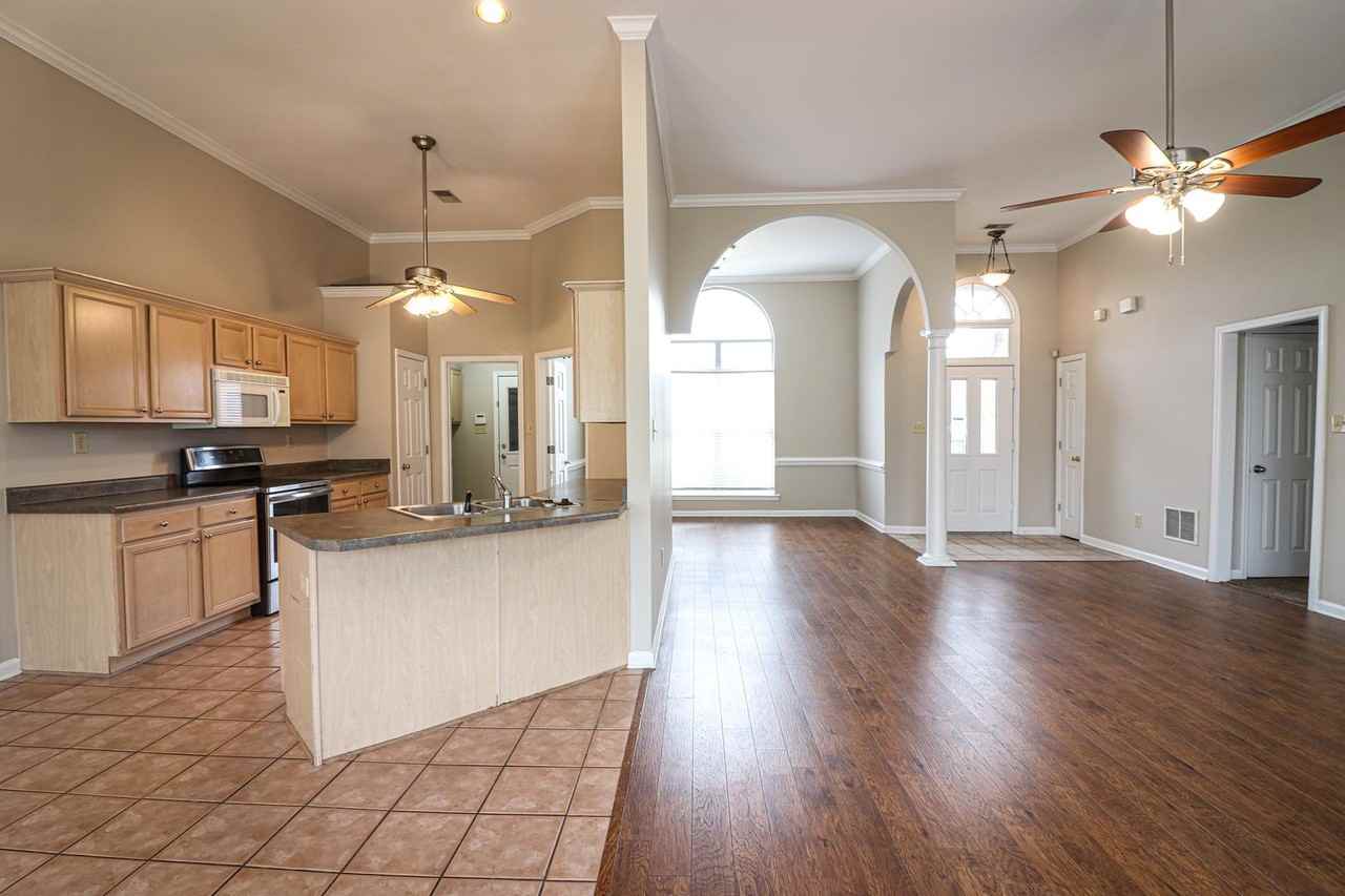 1521 Siskin Dr - Photo 3 of 17