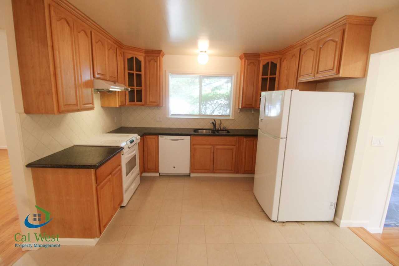 126 Calado Ave - Photo 5 of 26