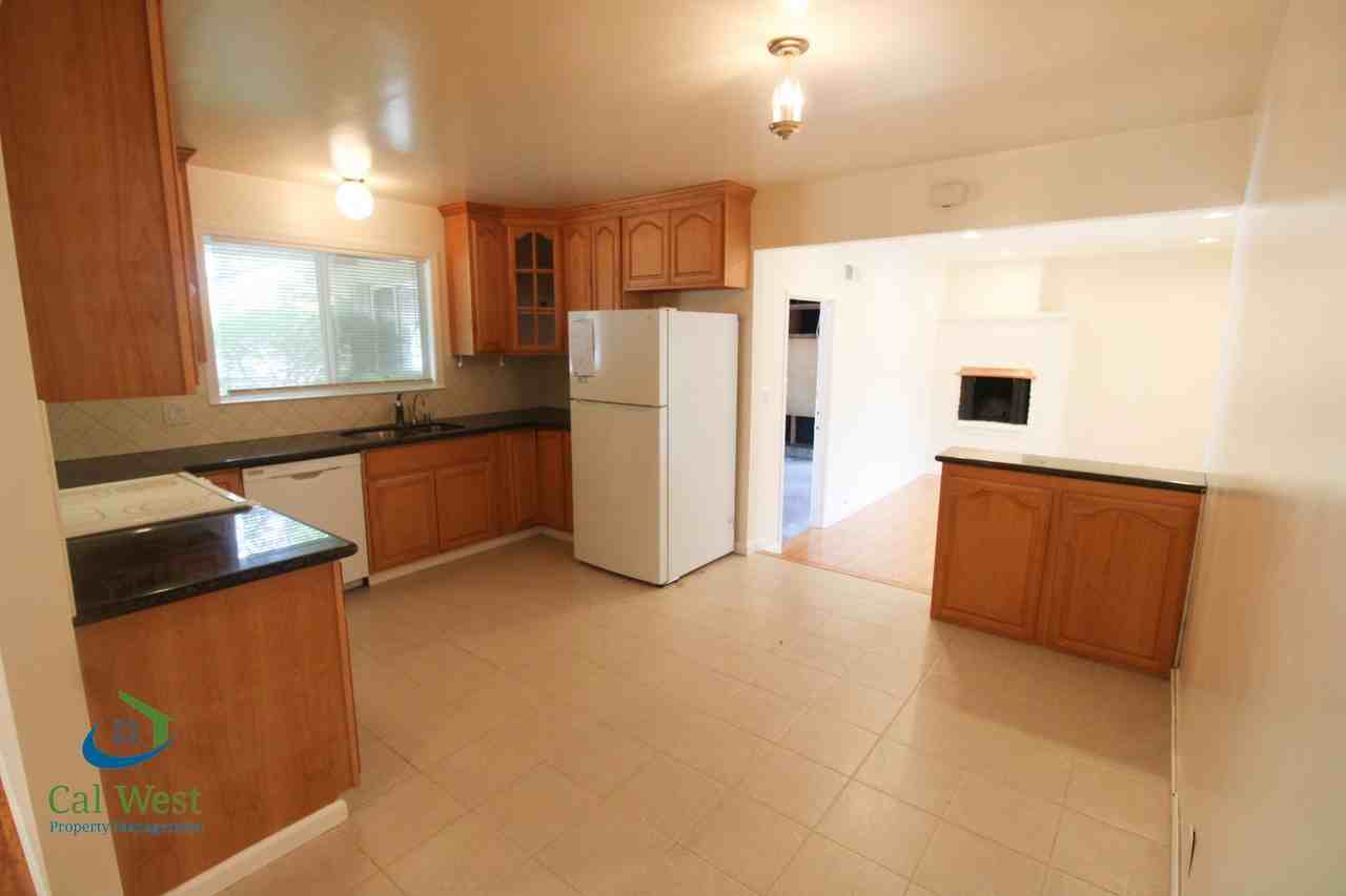 126 Calado Ave - Photo 6 of 26