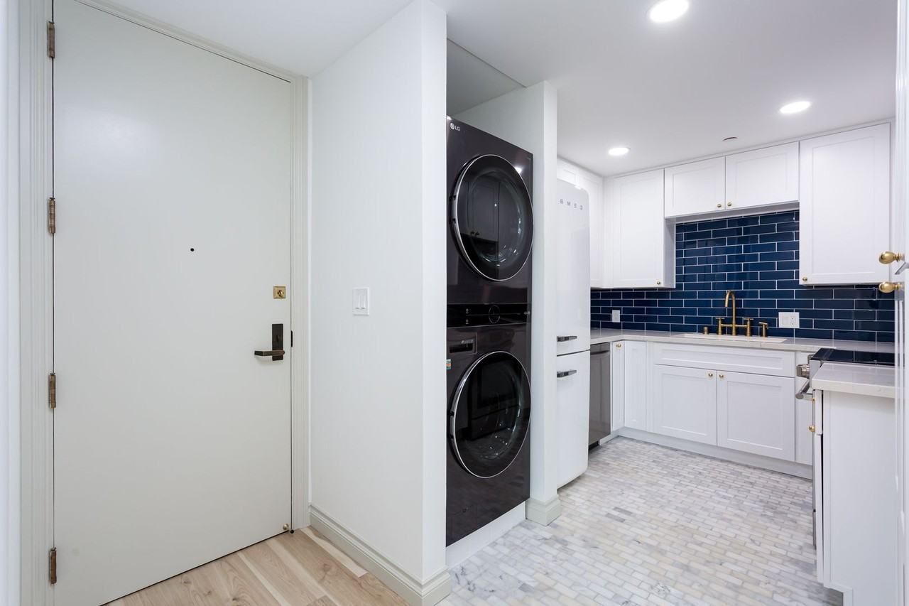 4082 Albatross St #11 - Photo 5 of 15