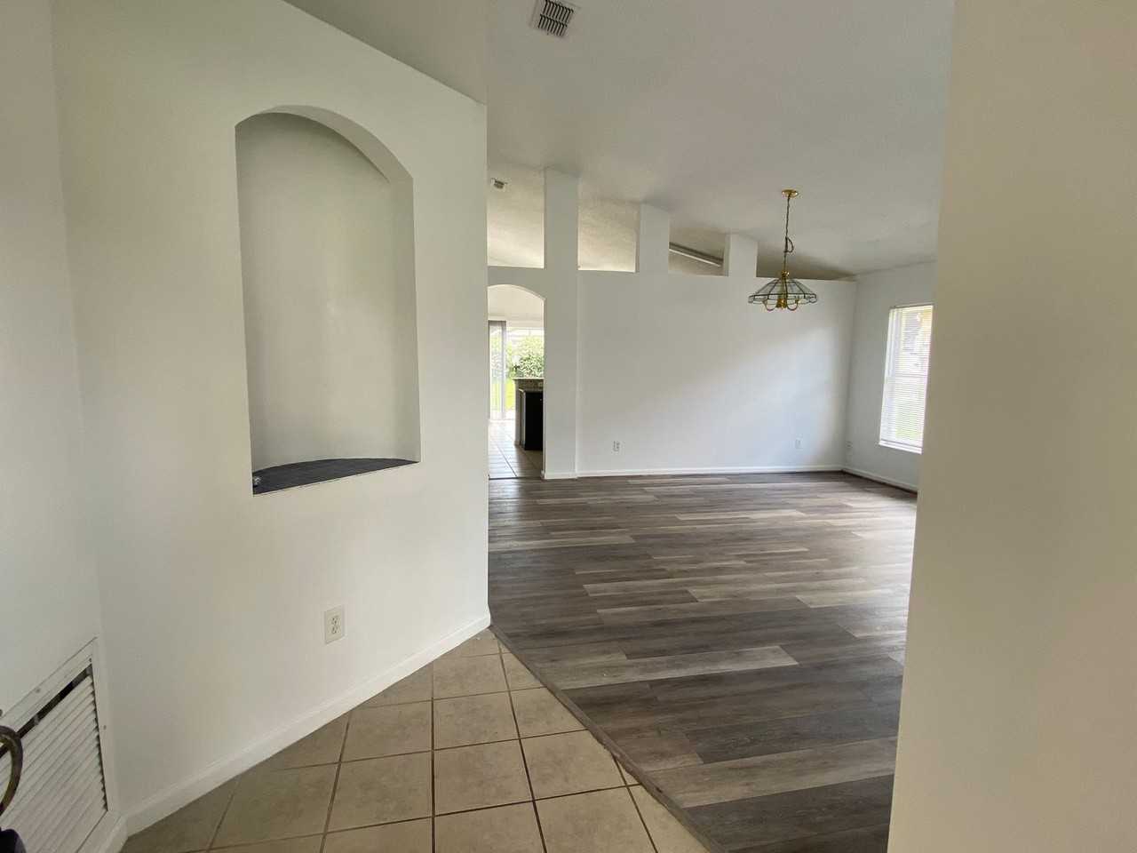 15718 Bay Vista Dr - Photo 5 of 24