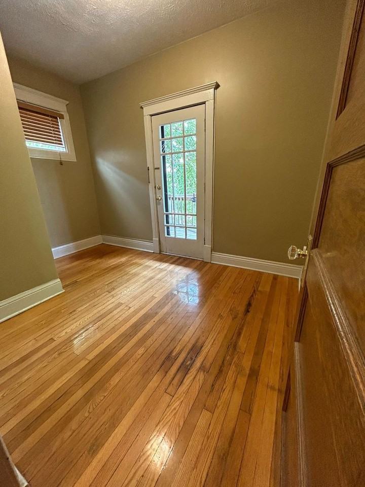 562 S 26th Ave - Photo 7 of 15