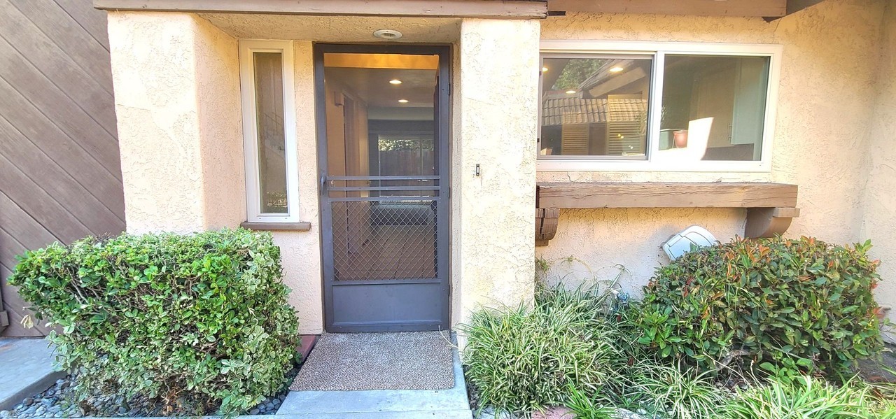 1188 Las Lomas Dr #B - Photo 3 of 24
