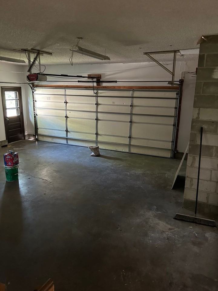 222 E 9th St - Photo 3 of 21