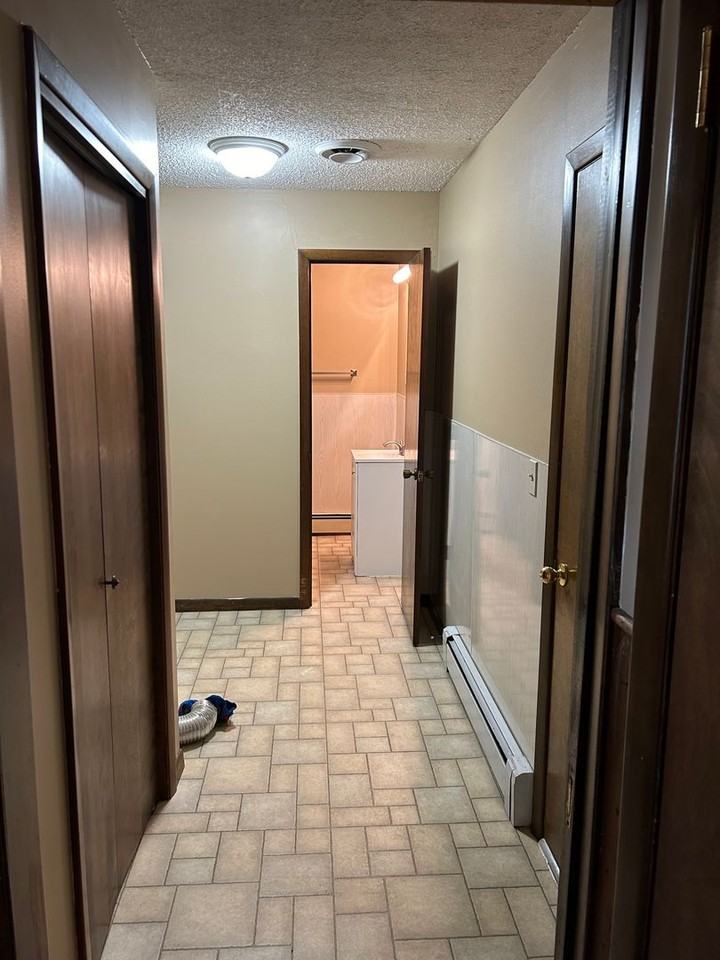 222 E 9th St - Photo 7 of 21