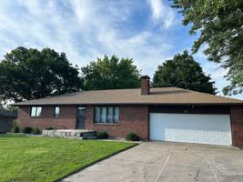 featured image of 222 E 9th St