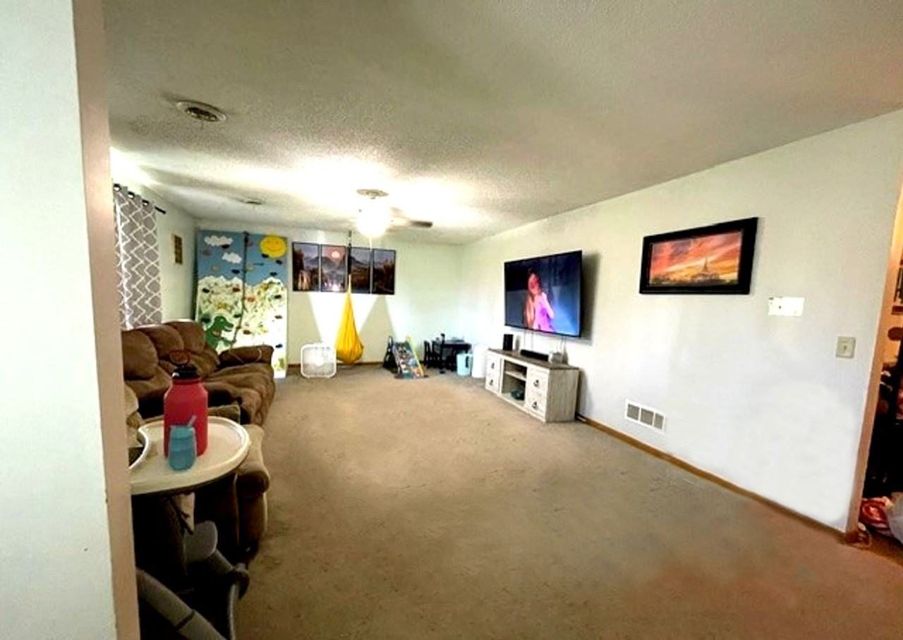 506 Palomino Ln - Photo 2 of 13