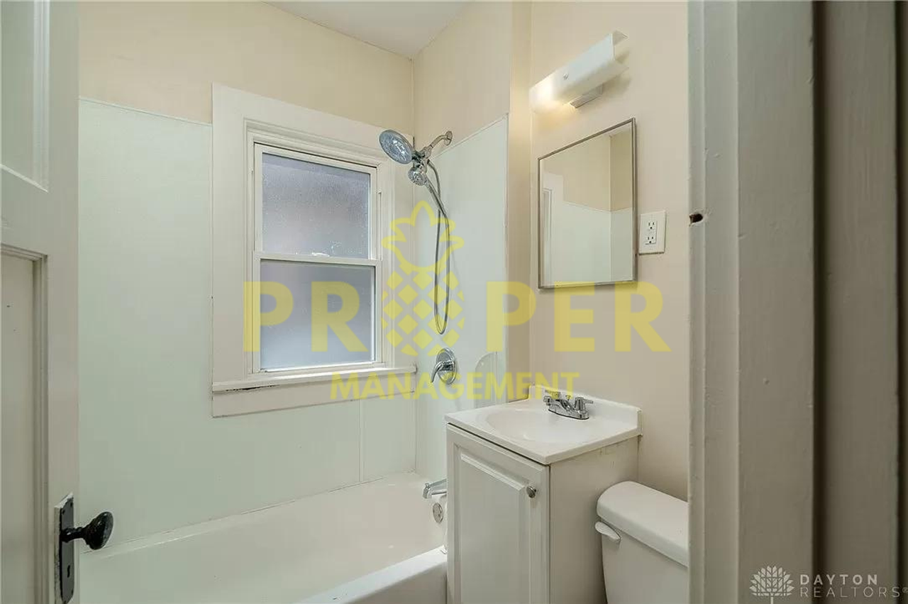 15 Camden Ave - Photo 7 of 14