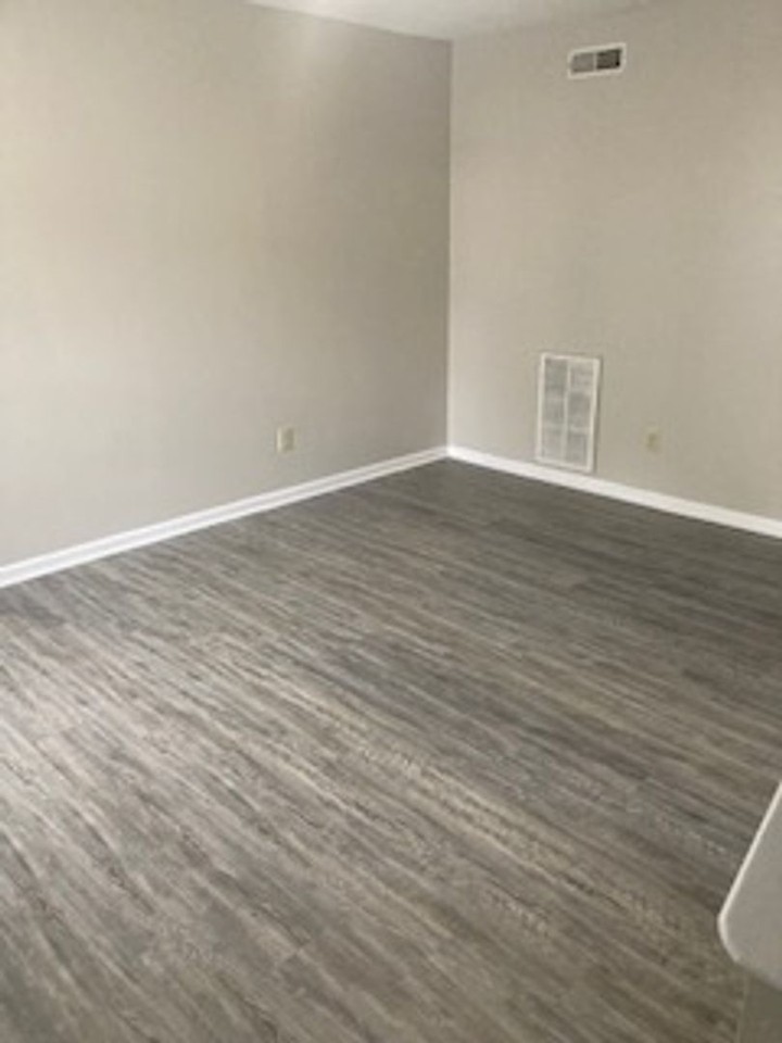 1110 Park St - Photo 3 of 19