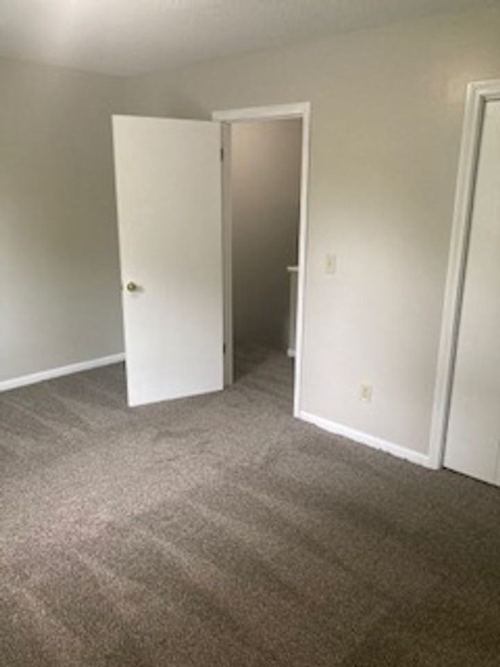 1110 Park St - Photo 7 of 19