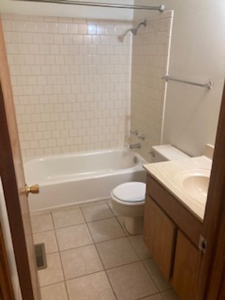 1114 Park St - Photo 6 of 14