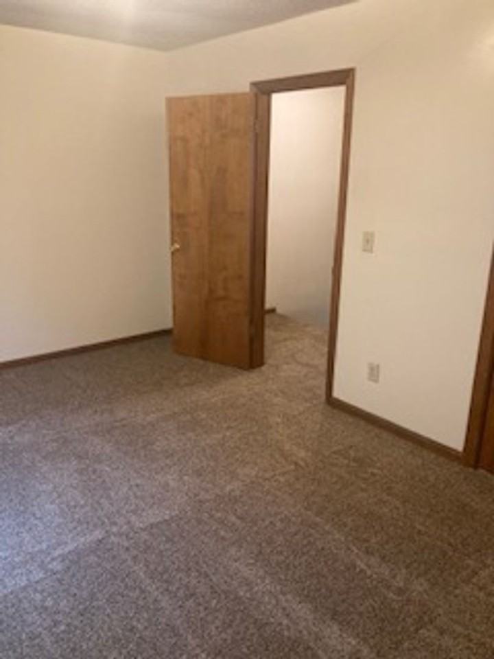 1114 Park St - Photo 7 of 14