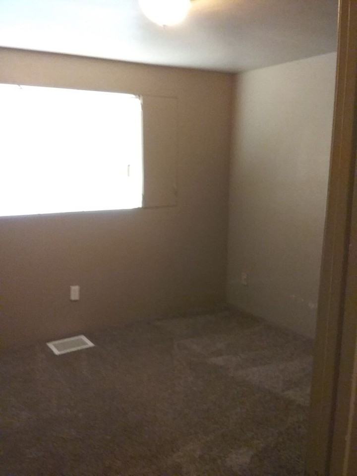 519 N Blue St - Photo 3 of 13