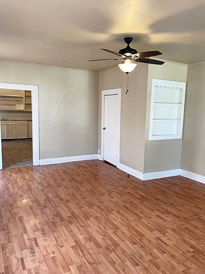 2048 Grand St - Photo 2 of 7