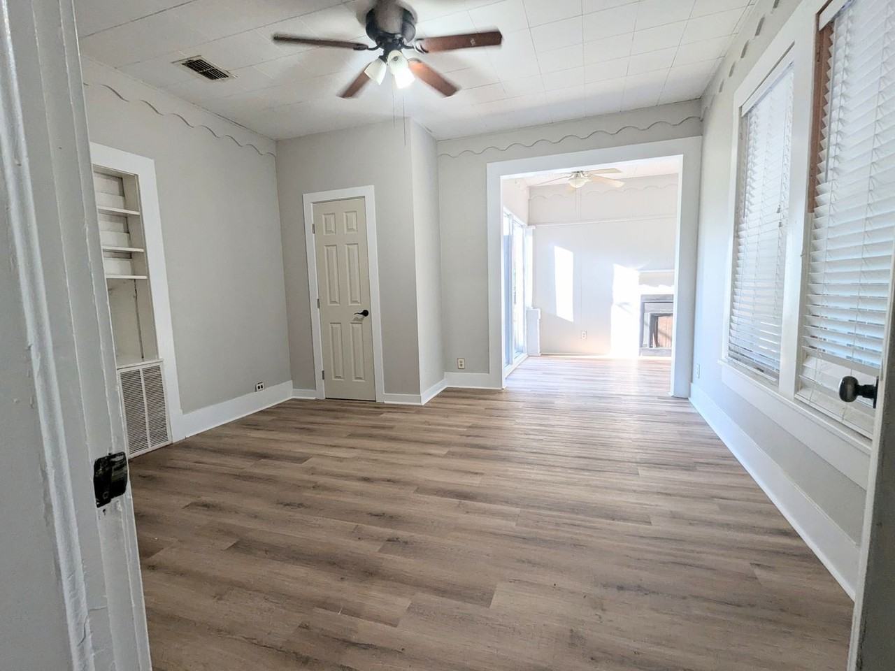 1916 Laurel St - Photo 2 of 11