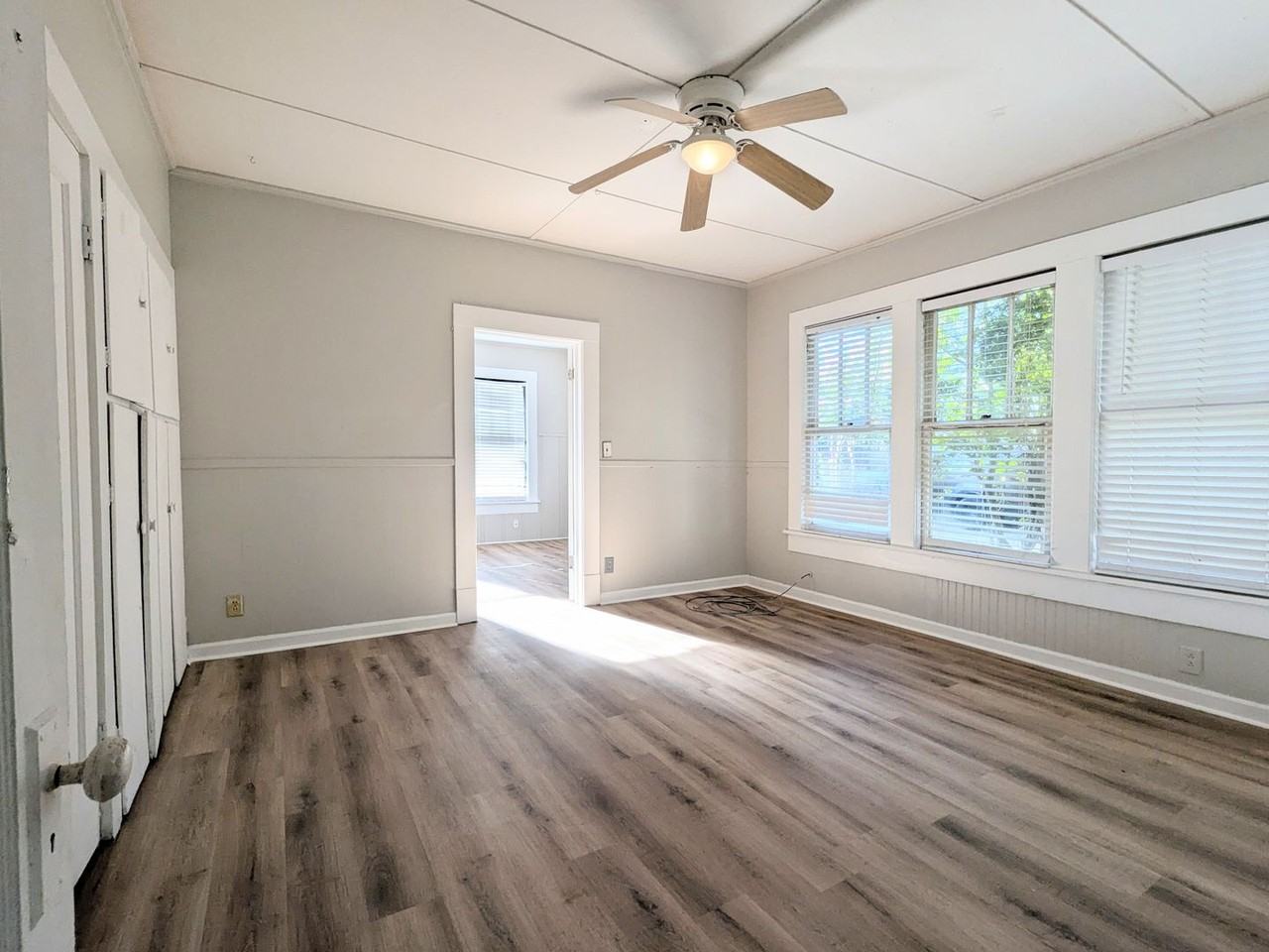 1916 Laurel St - Photo 5 of 11