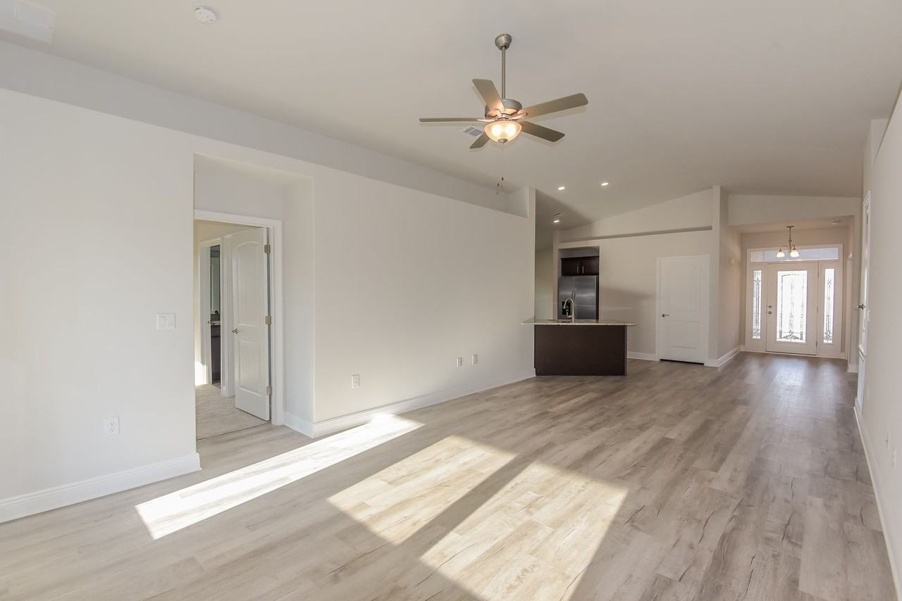 3864 Redbud Way - Photo 2 of 10