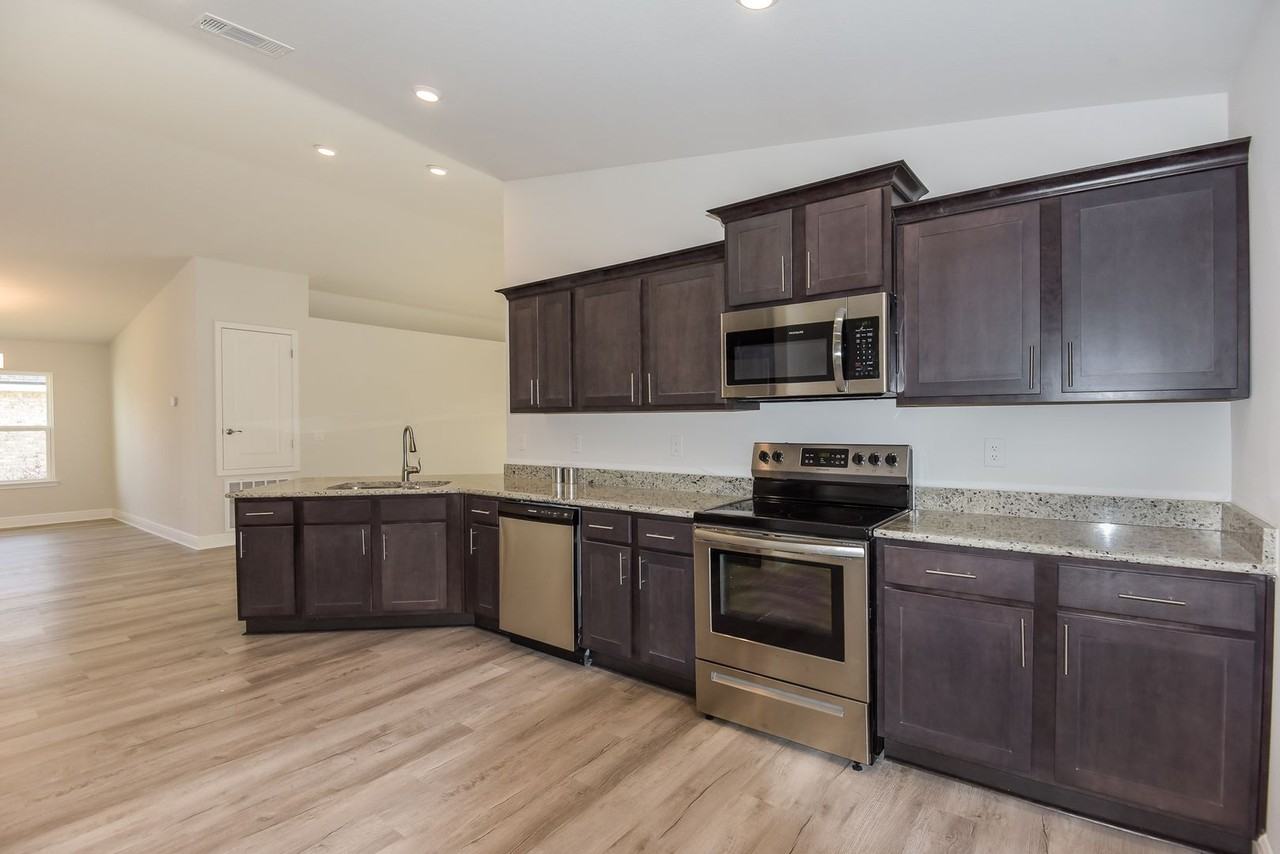 3864 Redbud Way - Photo 4 of 10