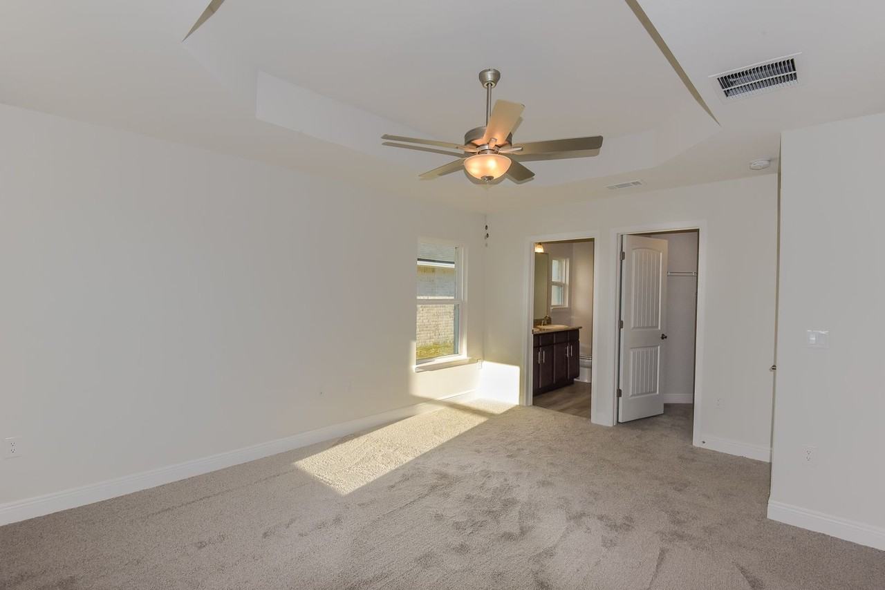 3864 Redbud Way - Photo 6 of 10