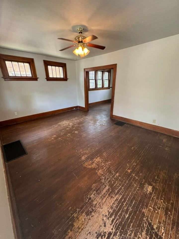 3325 S Anthony Blvd - Photo 2 of 8