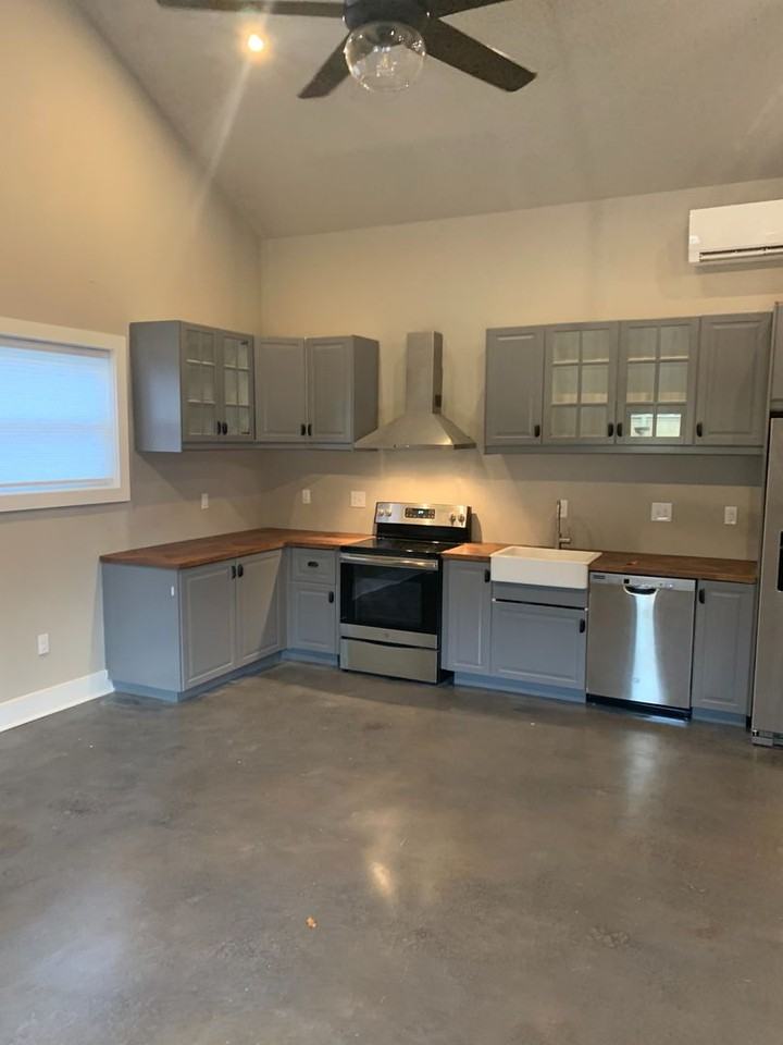 1117B Mckennie Ave - Photo 3 of 10