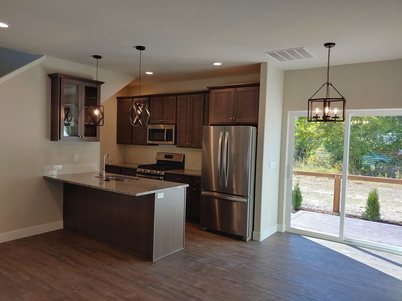 319 N Ella Ave - Photo 3 of 22